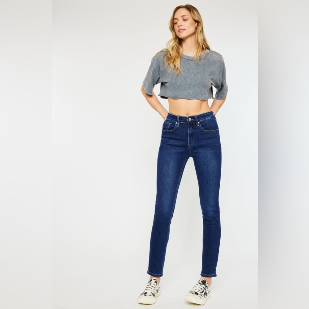 KANCAN Los Angeles - Women's Jeans /High Rise 
Zipper fly with button closure